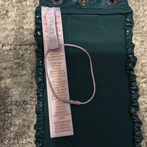 Savage X Fenty Leather Tease Vinyl Bandeau Bralette Size Large Hunter Green - Picture 4 of 9